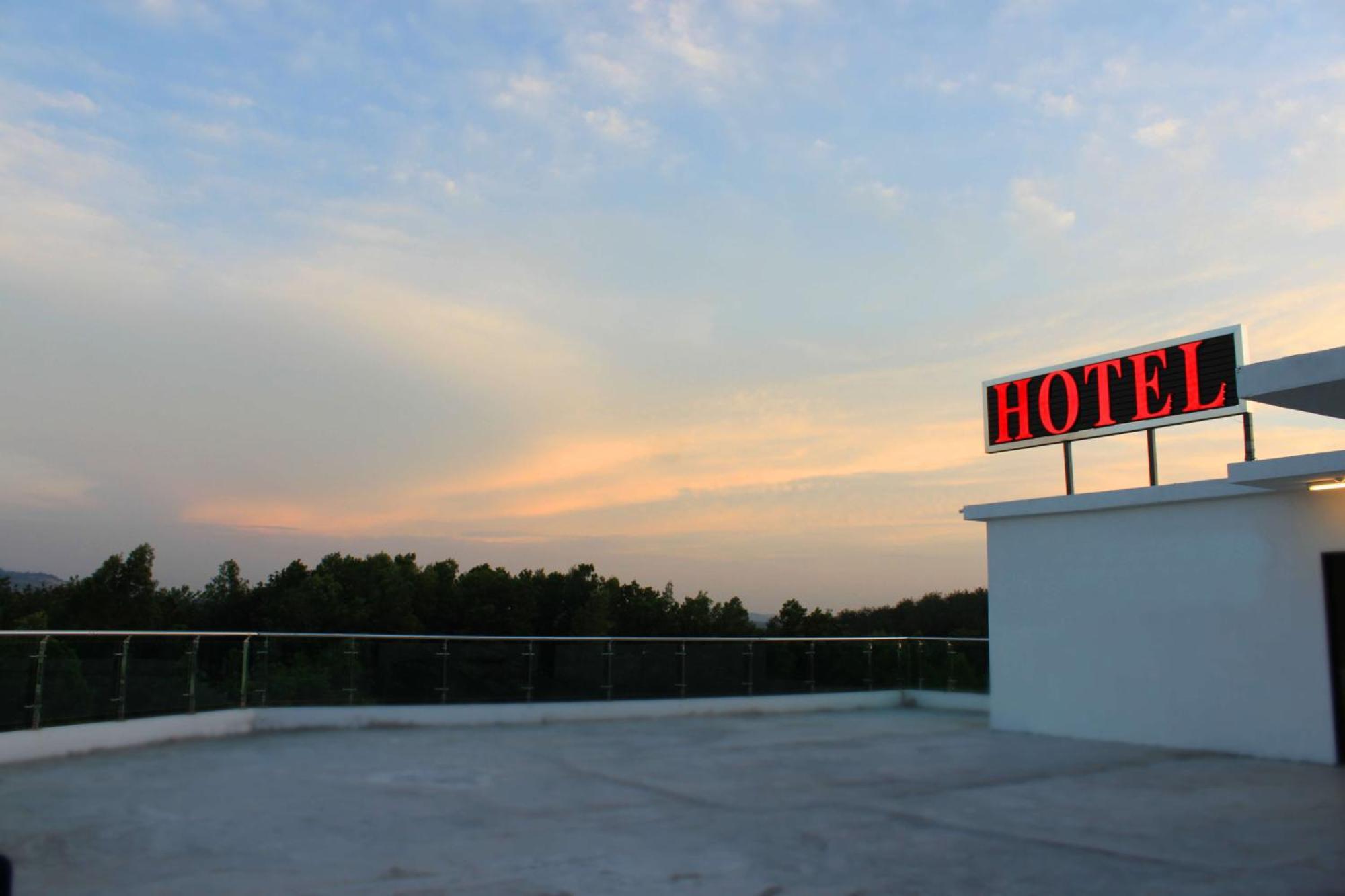 Hotel Time Boutique Nilai Dış mekan fotoğraf